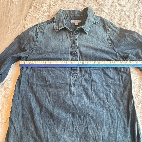 Liz Lange Maternity  Denim Long Sleeve Shirt size M B19 - Picture 7 of 7